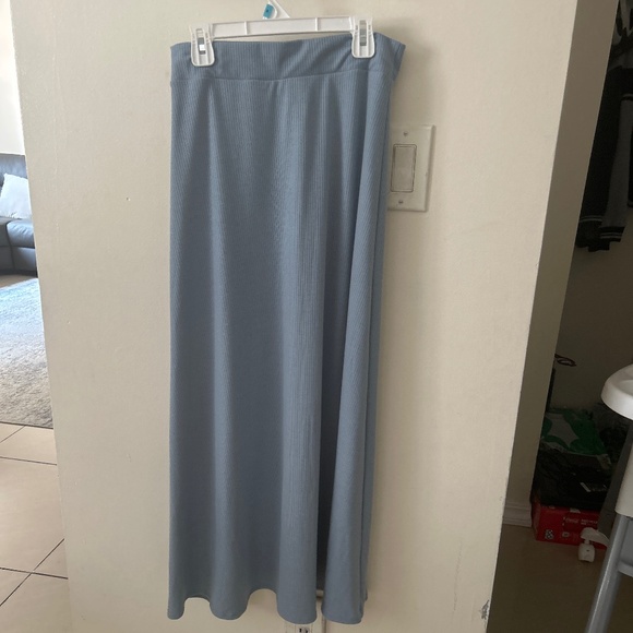 Dresses & Skirts - Skirt